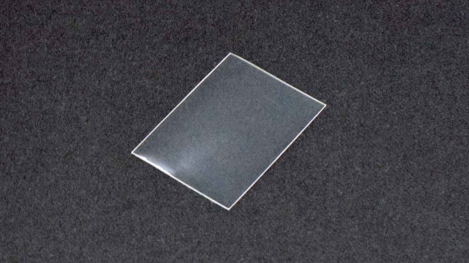 カードスリーブ　O型 カードスリーブ 透かし防止エンボスカラー レッド ミニ 62x89mm
